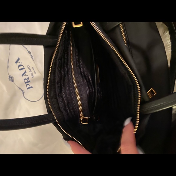 Prada authentic bag - Picture 6 of 8
